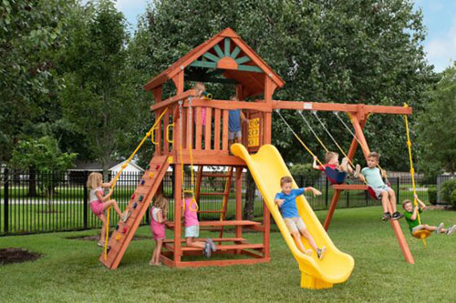 Parrot Island Fort XL w/Wood Roof and Yellow Scoop Slide
