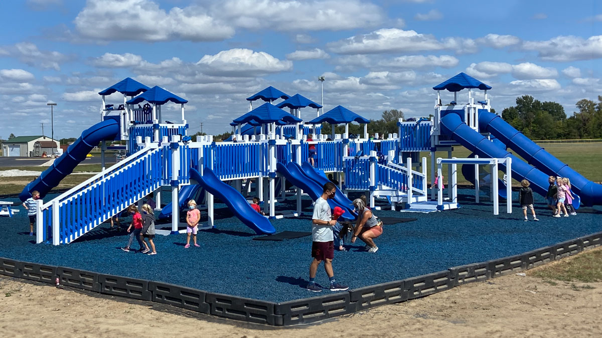 Backyard playsets, Basketball Hoops & Trampolines